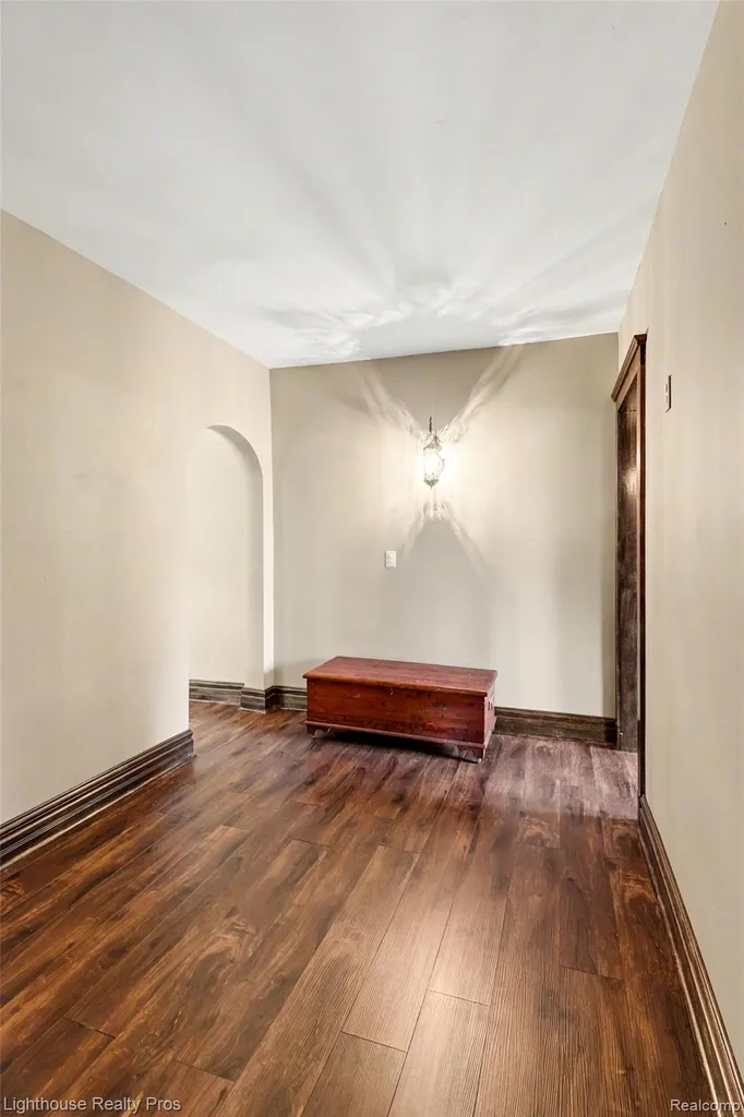 405 W Jefferson Street Grand Ledge City MI 48837