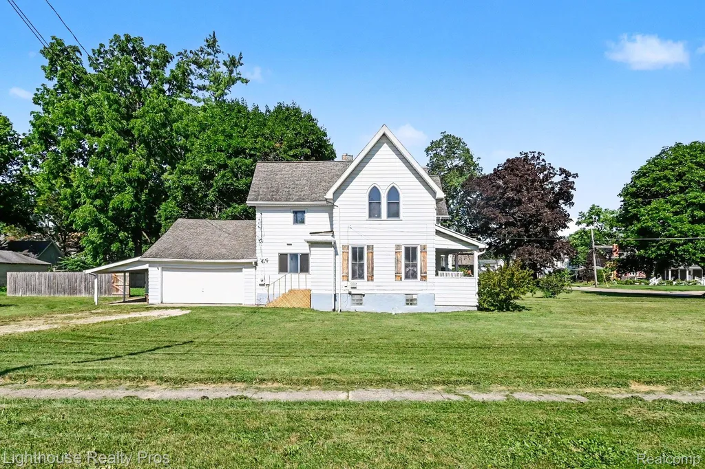 405 W Jefferson Street Grand Ledge City MI 48837
