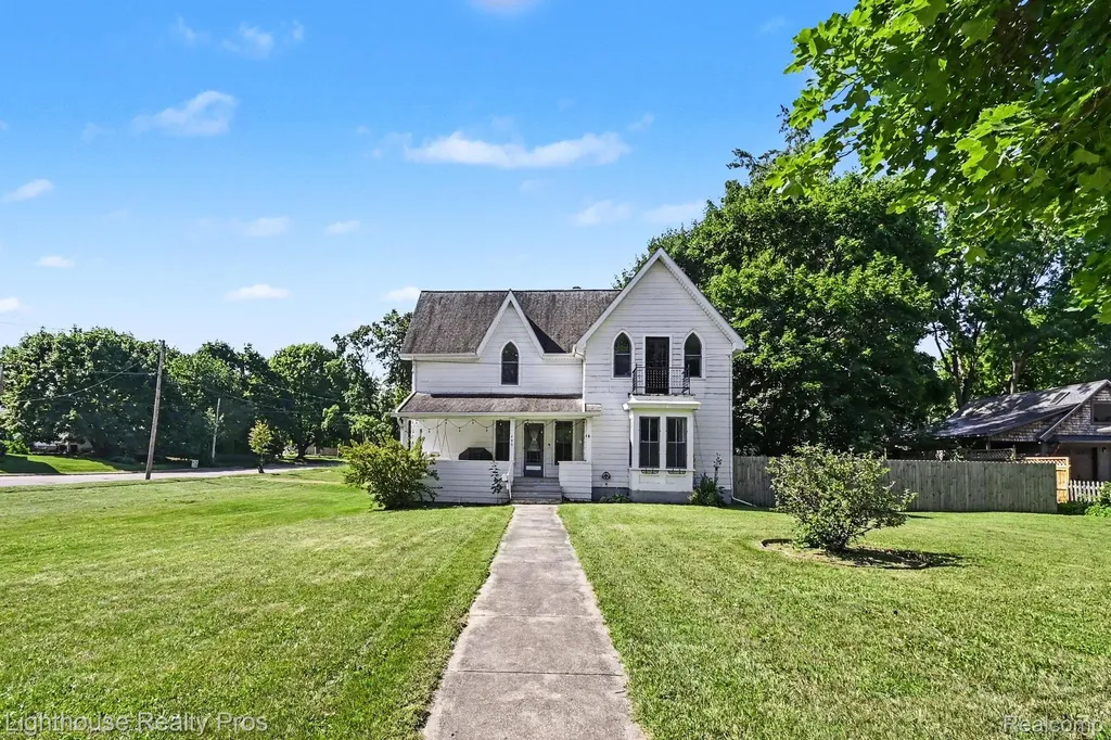 405 W Jefferson Street Grand Ledge City MI 48837