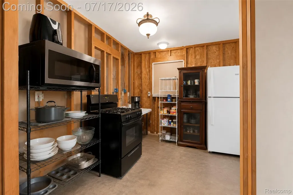 6871 Troy Street Taylor City MI 48180