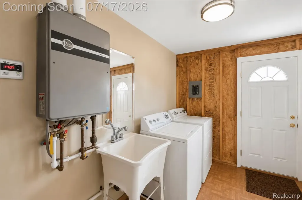 6871 Troy Street Taylor City MI 48180