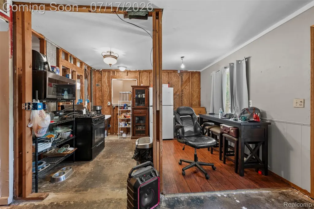6871 Troy Street Taylor City MI 48180