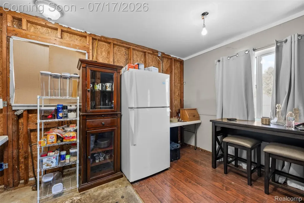 6871 Troy Street Taylor City MI 48180
