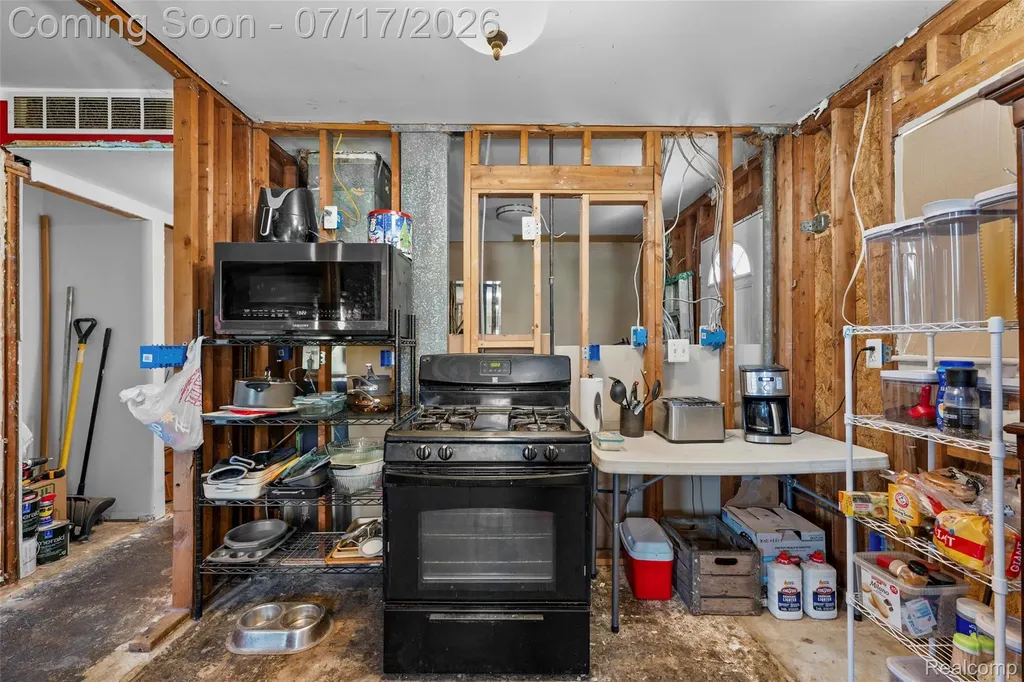 6871 Troy Street Taylor City MI 48180
