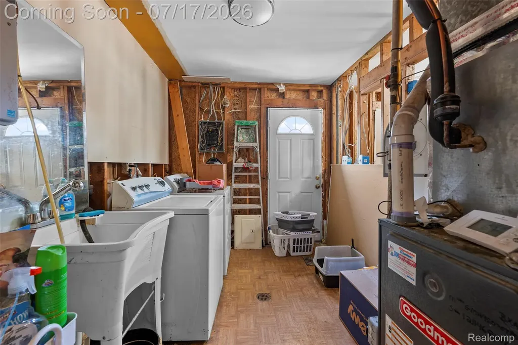 6871 Troy Street Taylor City MI 48180