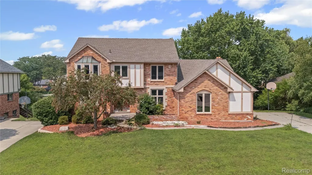 34970 Old Homestead Drive Farmington Hills City MI 48335