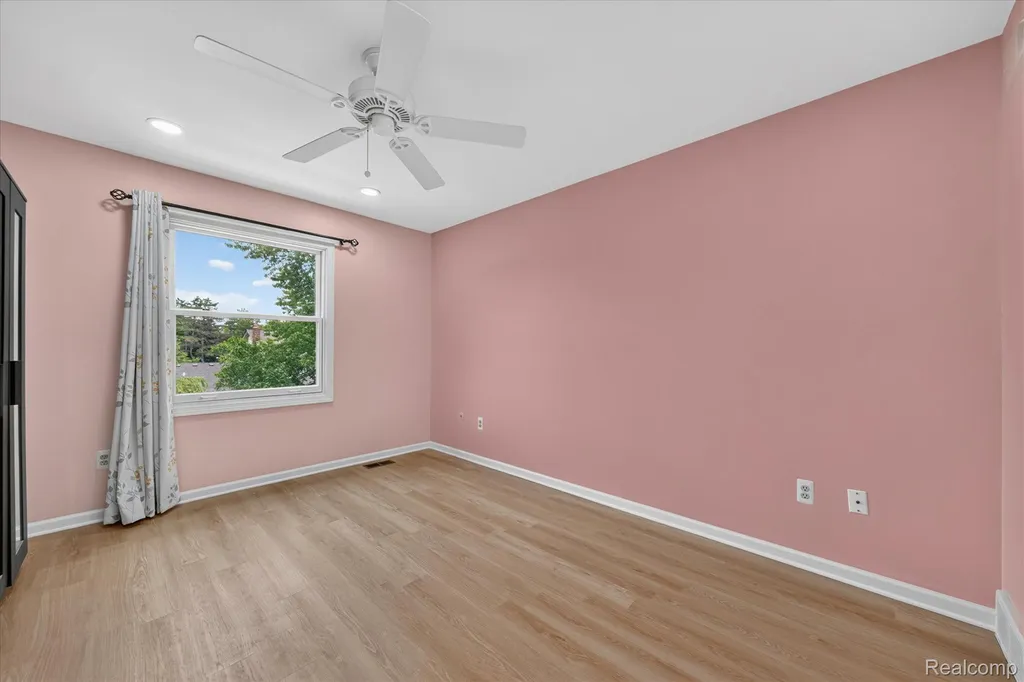 34970 Old Homestead Drive Farmington Hills City MI 48335
