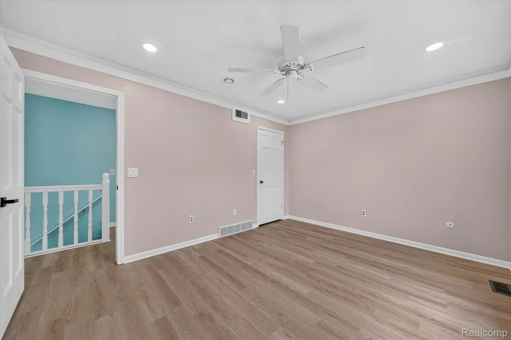 34970 Old Homestead Drive Farmington Hills City MI 48335