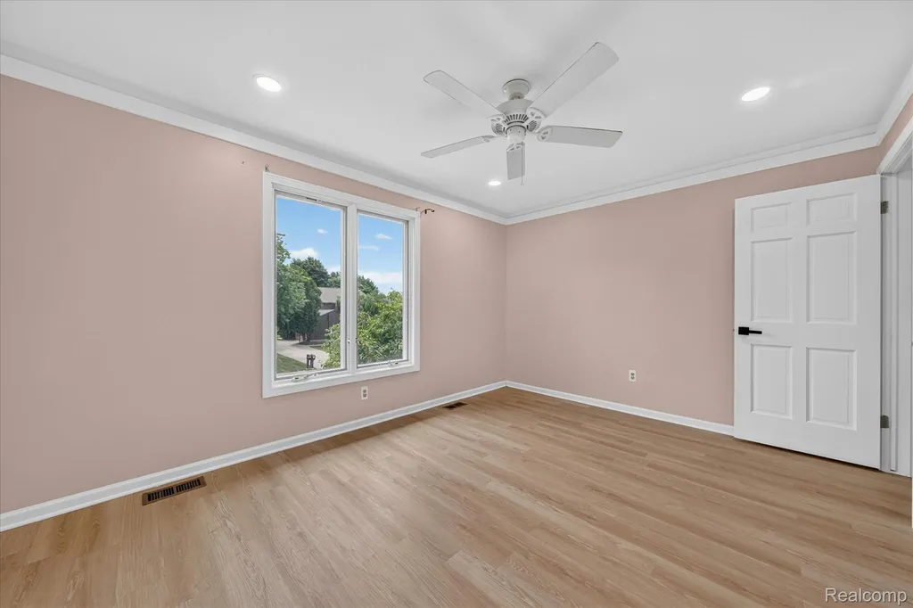 34970 Old Homestead Drive Farmington Hills City MI 48335