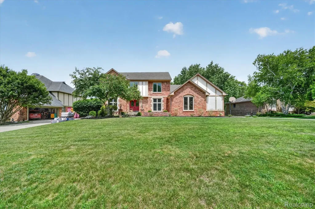 34970 Old Homestead Drive Farmington Hills City MI 48335