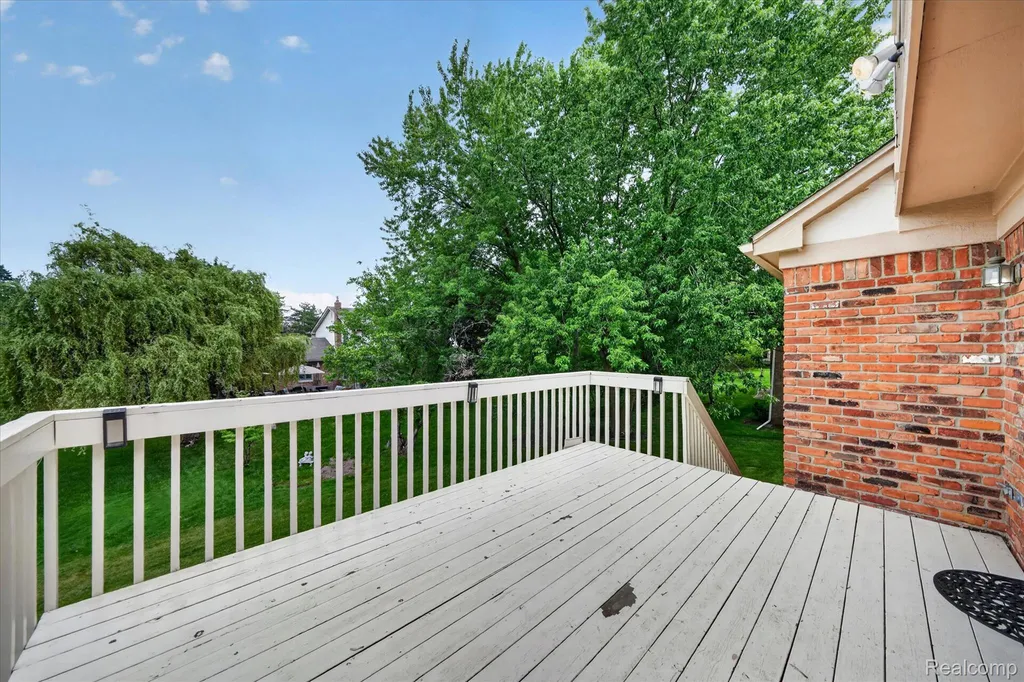 34970 Old Homestead Drive Farmington Hills City MI 48335
