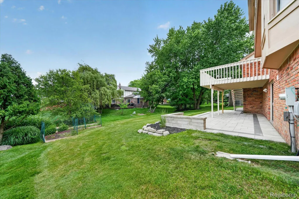 34970 Old Homestead Drive Farmington Hills City MI 48335