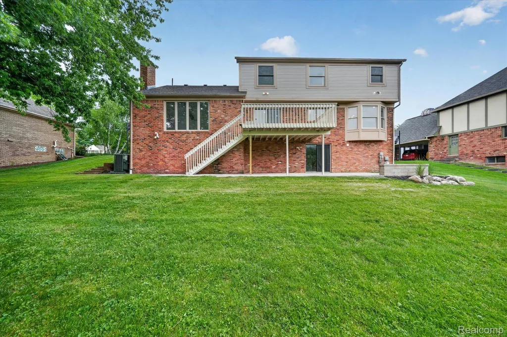34970 Old Homestead Drive Farmington Hills City MI 48335