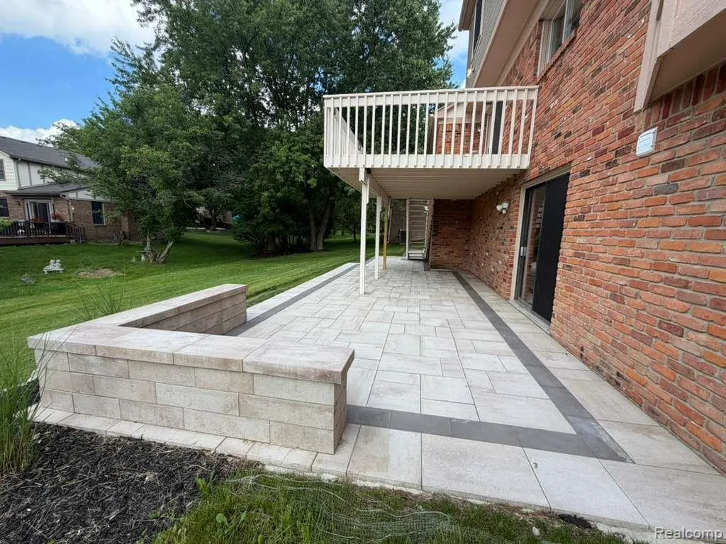 34970 Old Homestead Drive Farmington Hills City MI 48335