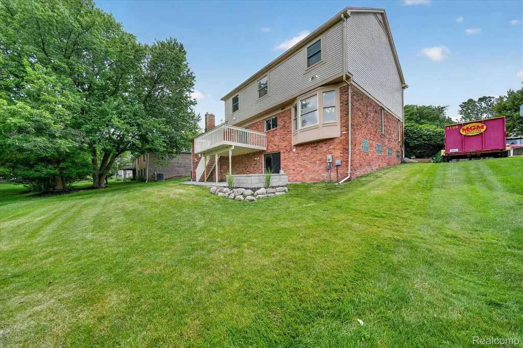 34970 Old Homestead Drive Farmington Hills City MI 48335