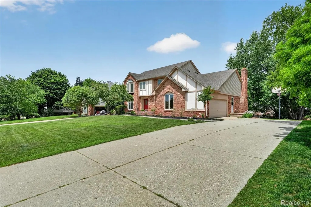 34970 Old Homestead Drive Farmington Hills City MI 48335