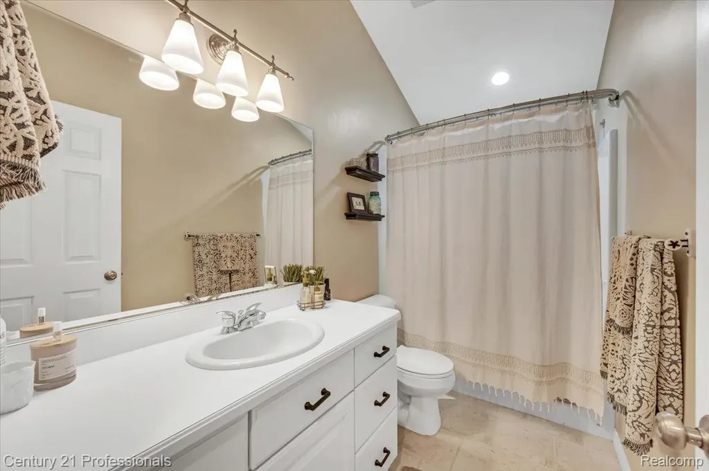7520 Paradise Drive Grand Blanc Charter Township MI 48439
