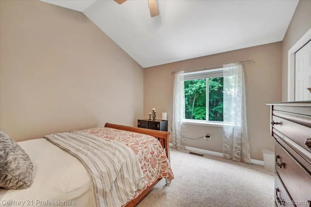 7520 Paradise Drive Grand Blanc Charter Township MI 48439