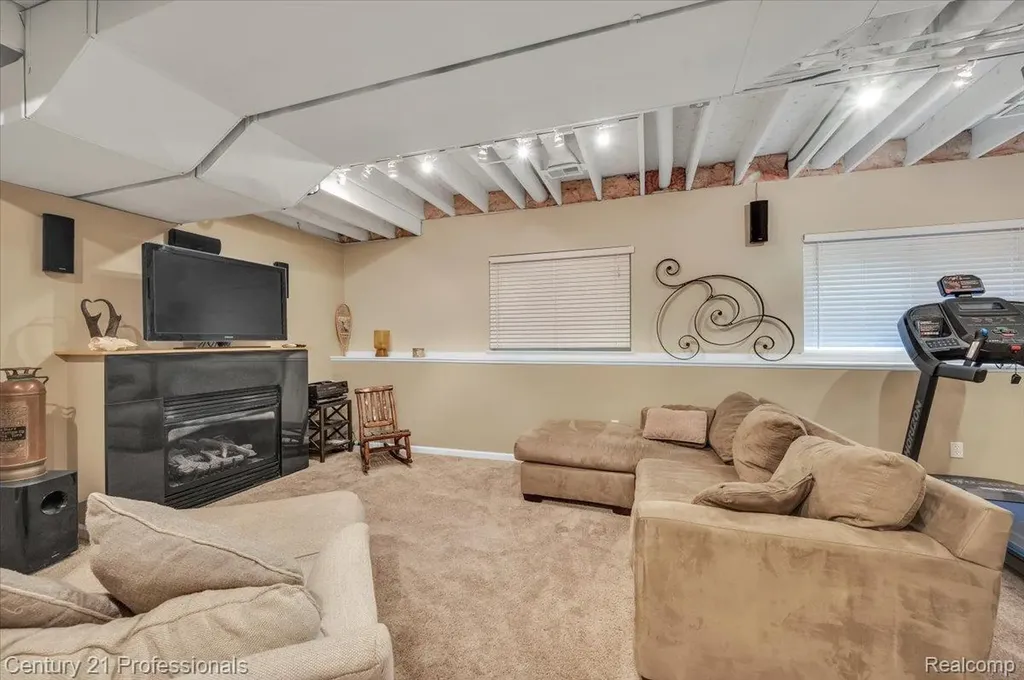 7520 Paradise Drive Grand Blanc Charter Township MI 48439