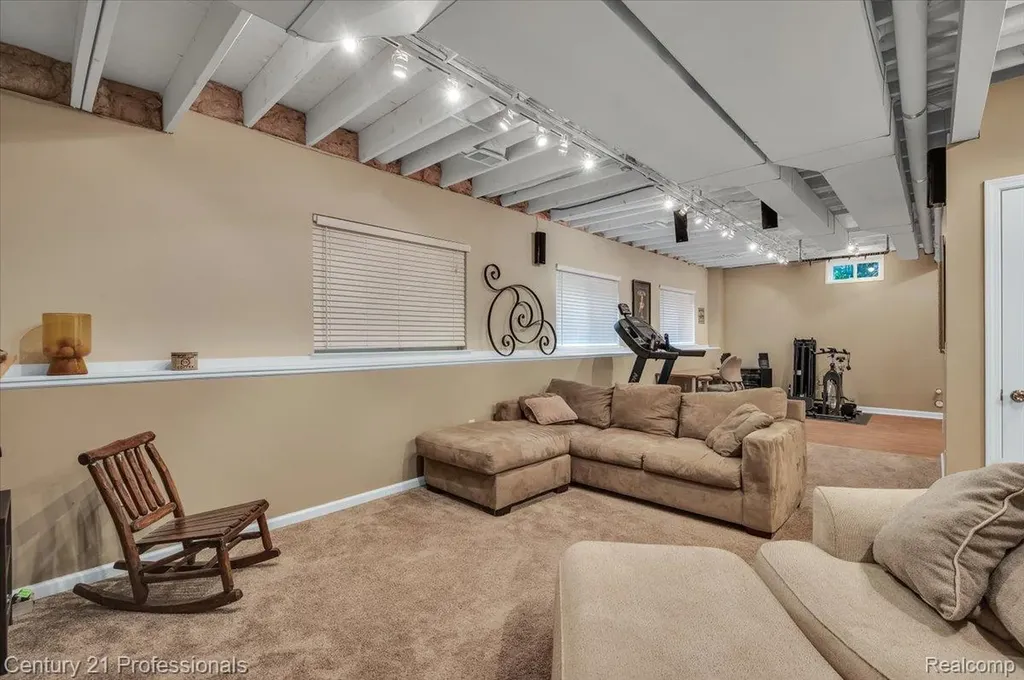 7520 Paradise Drive Grand Blanc Charter Township MI 48439