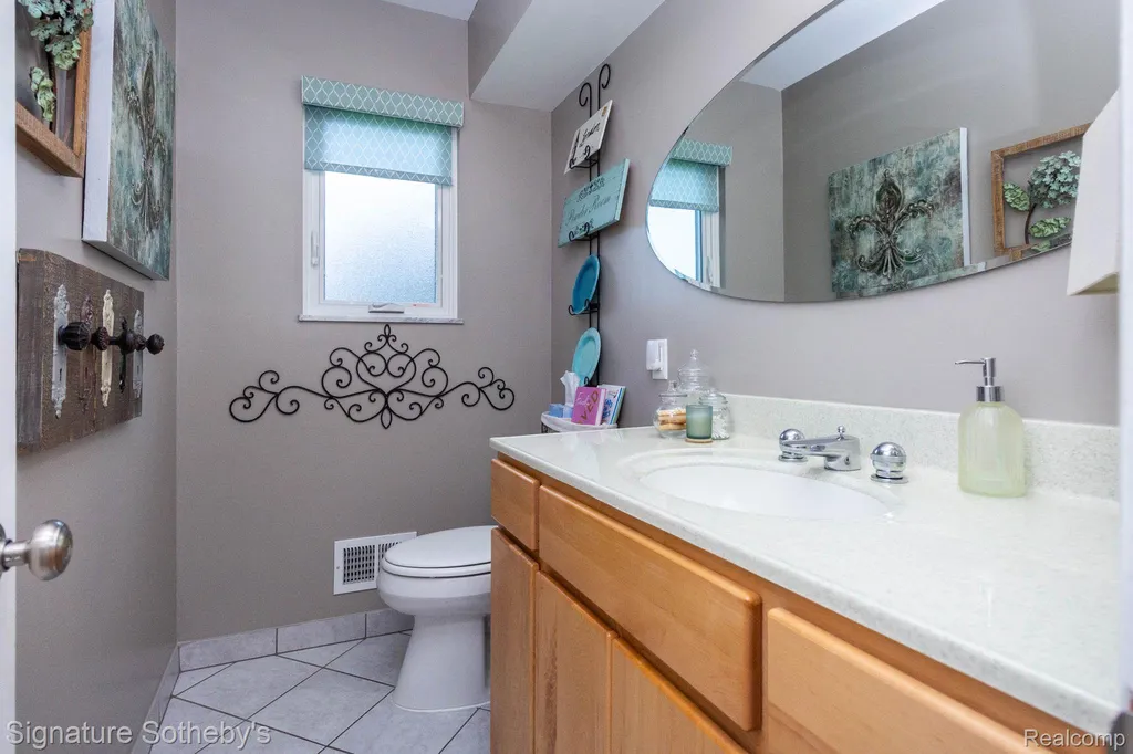 4086 Cherry Garden Drive Commerce Charter Township MI 48382