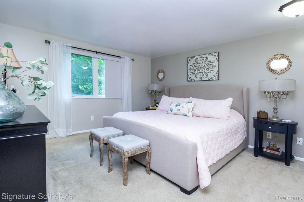 4086 Cherry Garden Drive Commerce Charter Township MI 48382