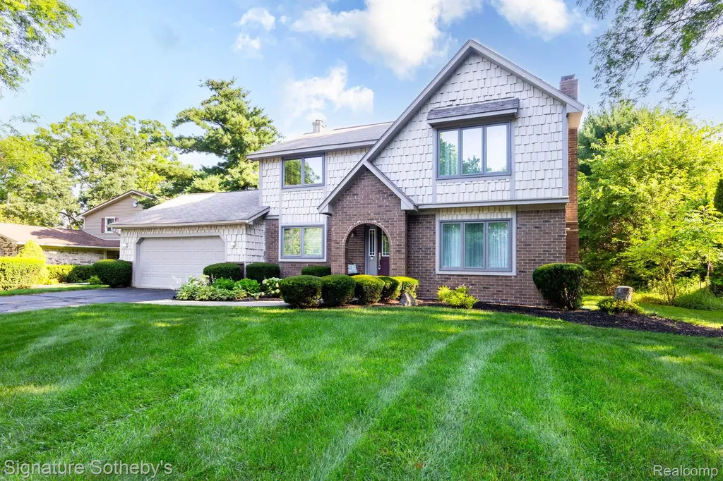 4086 Cherry Garden Drive Commerce Charter Township MI 48382