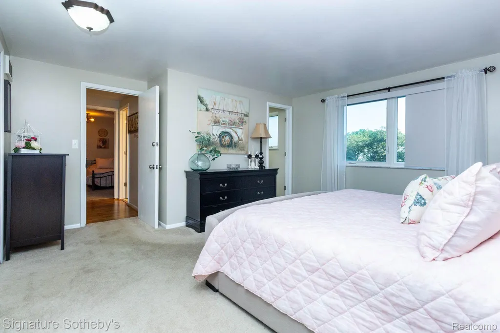 4086 Cherry Garden Drive Commerce Charter Township MI 48382