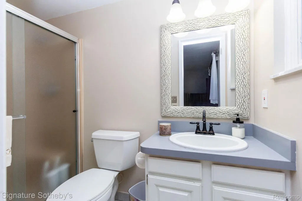 4086 Cherry Garden Drive Commerce Charter Township MI 48382