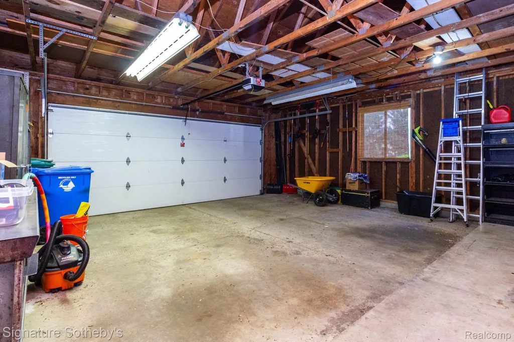 4086 Cherry Garden Drive Commerce Charter Township MI 48382