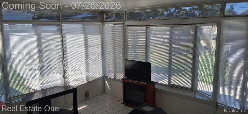 23231 Glenbrook Street St. Clair Shores City MI 48082