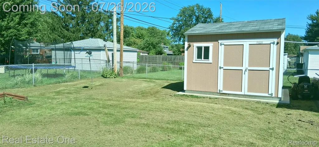 23231 Glenbrook Street St. Clair Shores City MI 48082