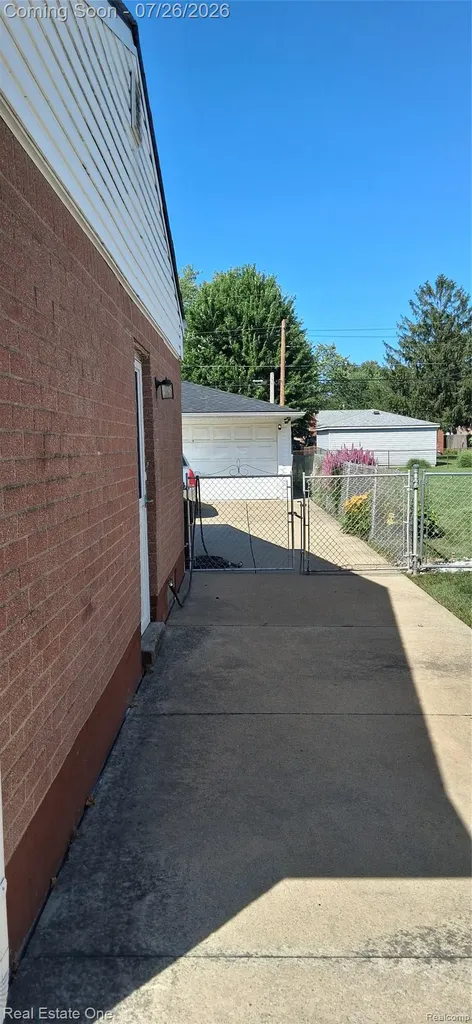 23231 Glenbrook Street St. Clair Shores City MI 48082