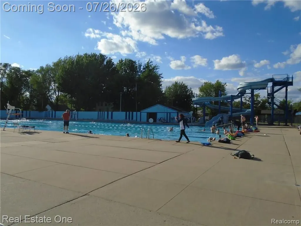 23231 Glenbrook Street St. Clair Shores City MI 48082
