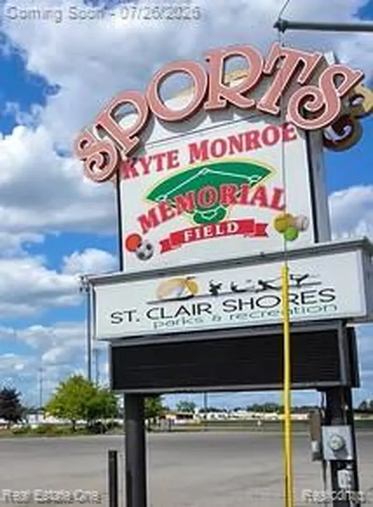 23231 Glenbrook Street St. Clair Shores City MI 48082