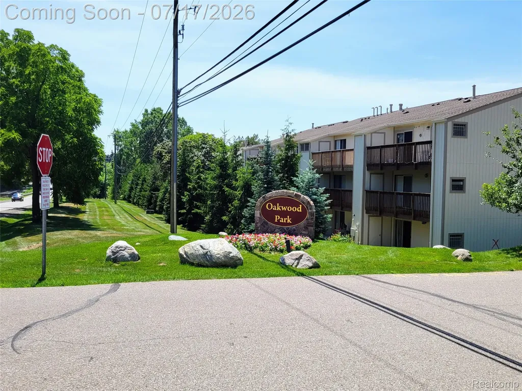 1655 Riverside Drive Oakland Charter Township MI 48309