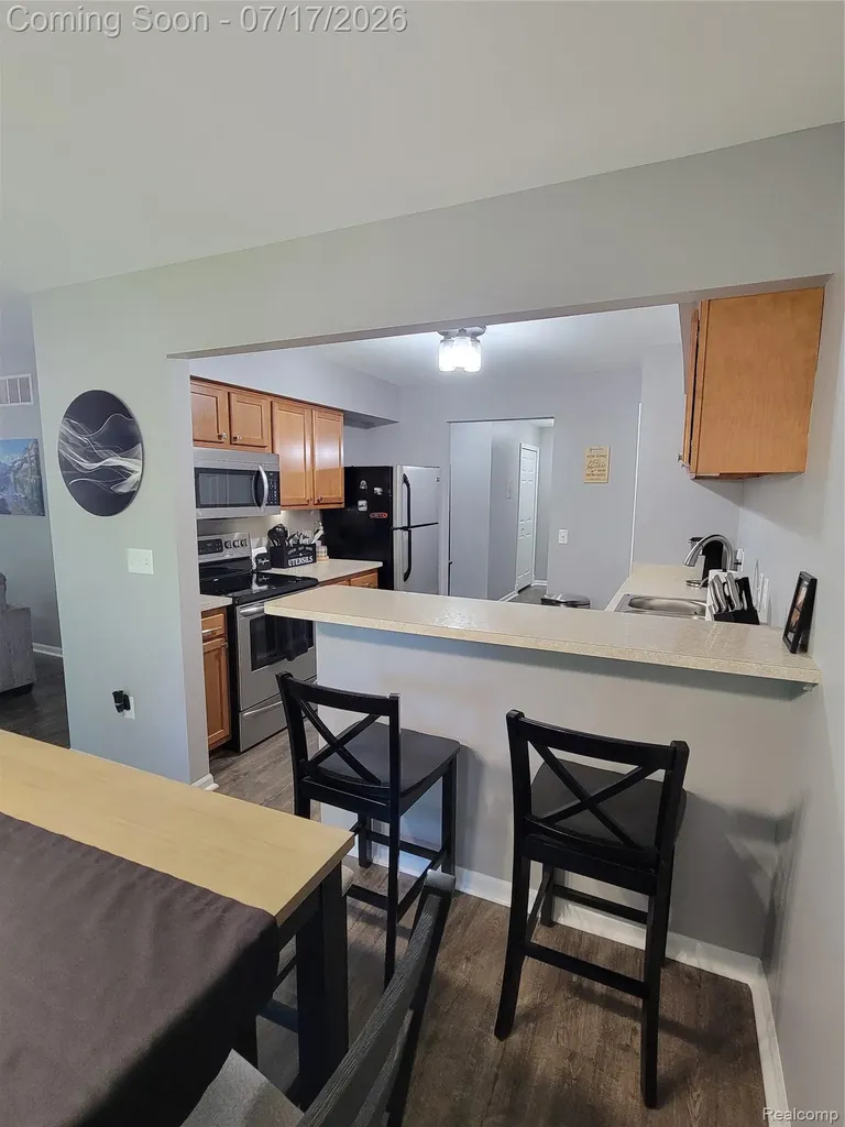 1655 Riverside Drive Oakland Charter Township MI 48309