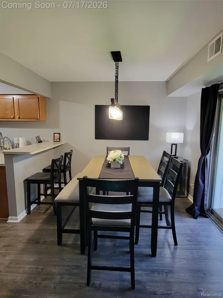 1655 Riverside Drive Oakland Charter Township MI 48309
