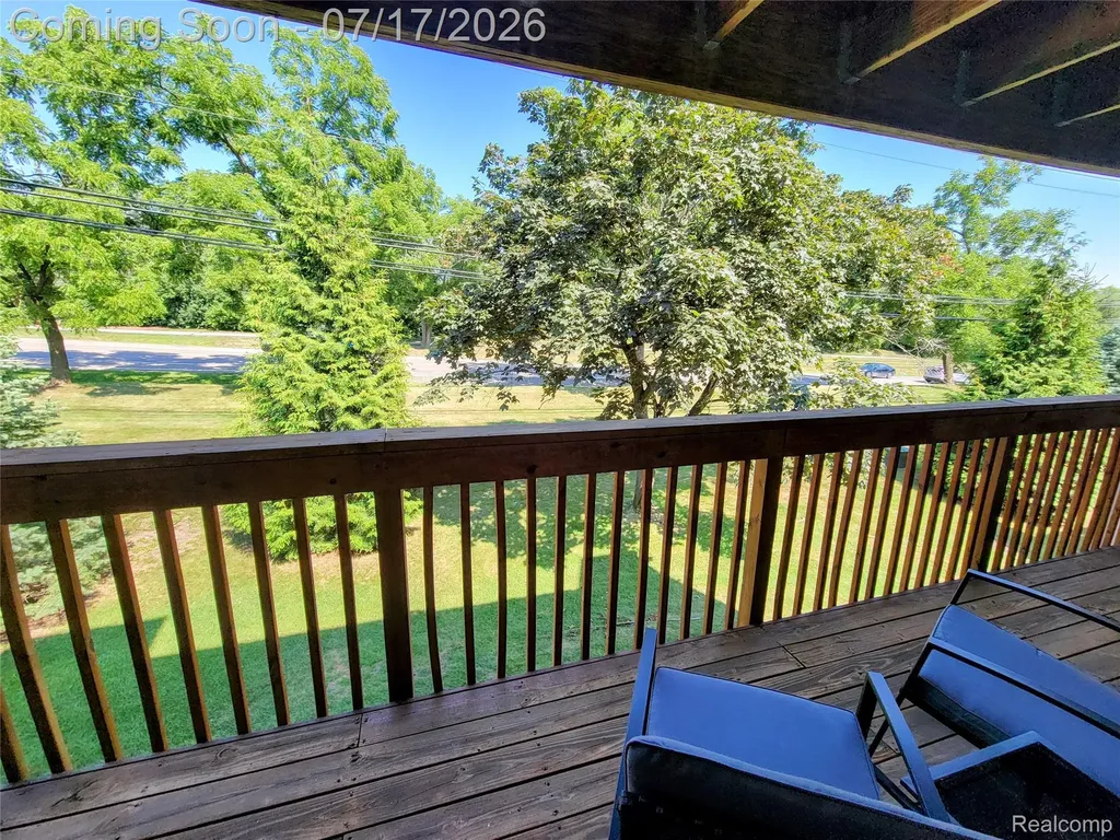 1655 Riverside Drive Oakland Charter Township MI 48309