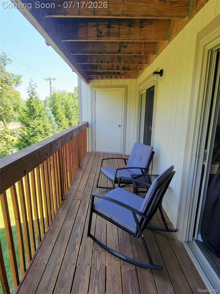 1655 Riverside Drive Oakland Charter Township MI 48309