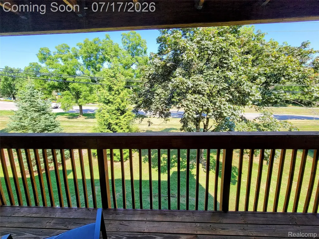 1655 Riverside Drive Oakland Charter Township MI 48309