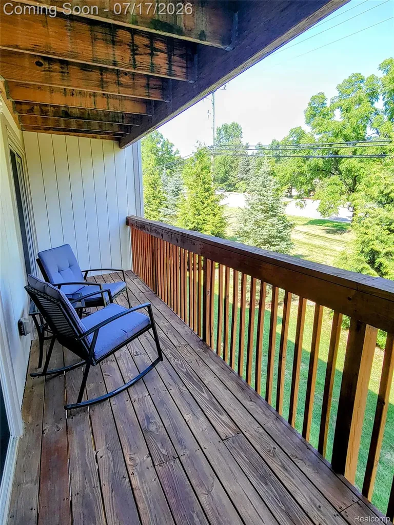 1655 Riverside Drive Oakland Charter Township MI 48309