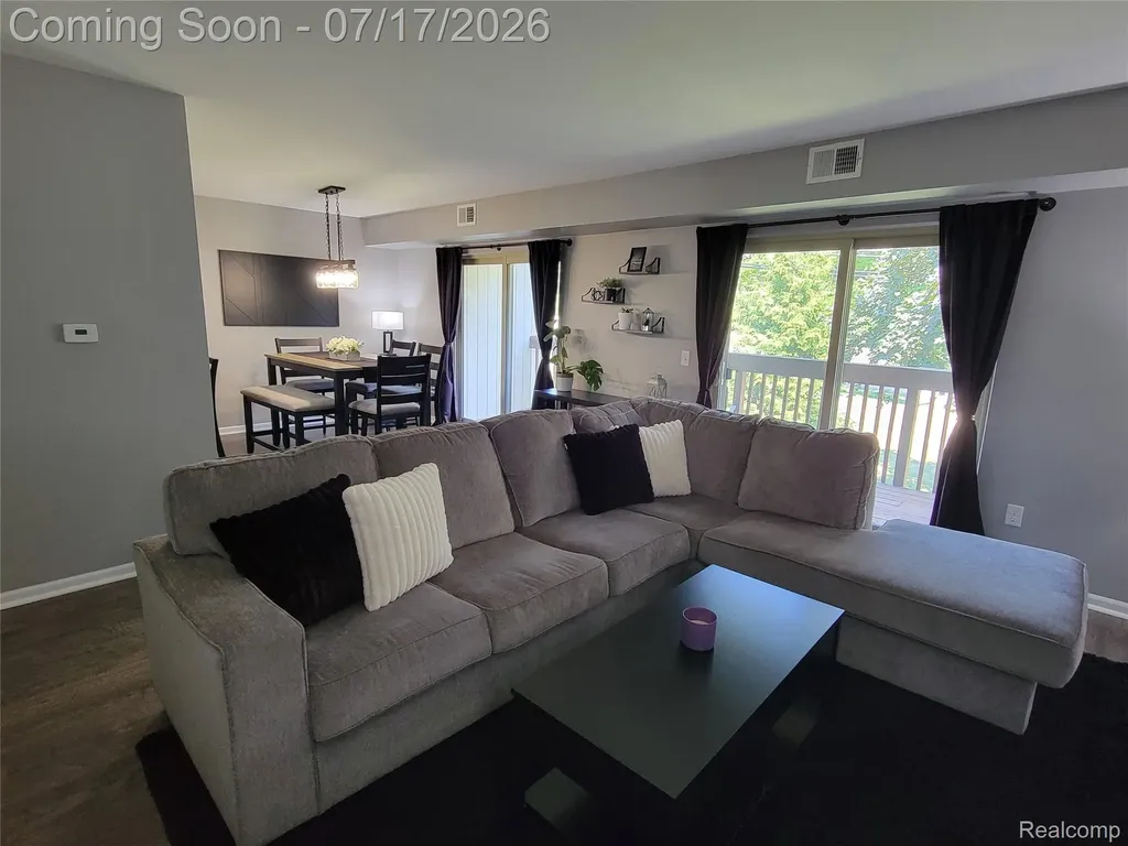 1655 Riverside Drive Oakland Charter Township MI 48309