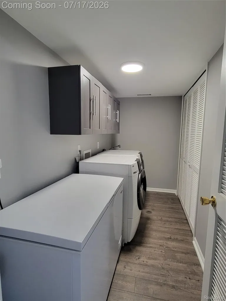 1655 Riverside Drive Oakland Charter Township MI 48309