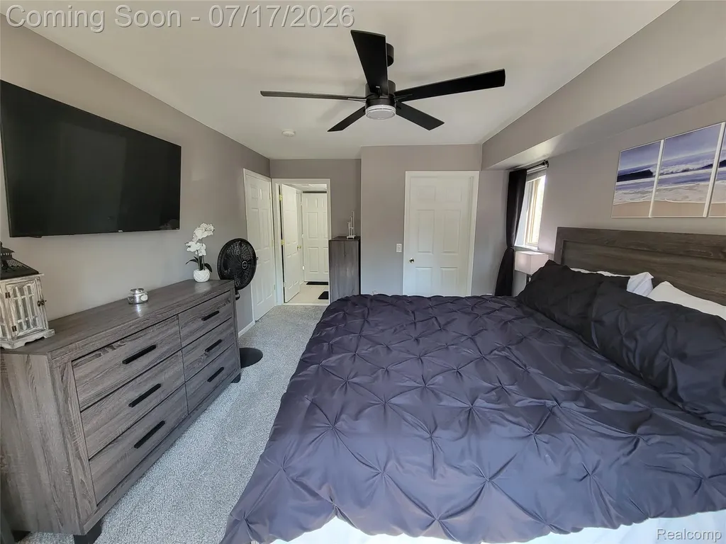 1655 Riverside Drive Oakland Charter Township MI 48309