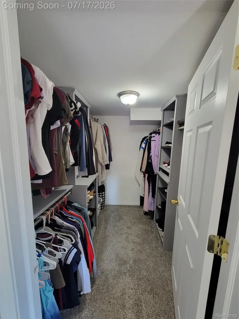 1655 Riverside Drive Oakland Charter Township MI 48309