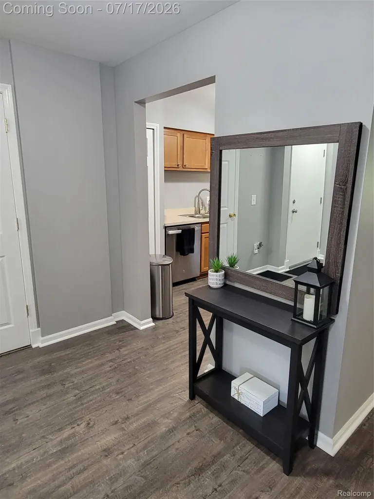 1655 Riverside Drive Oakland Charter Township MI 48309