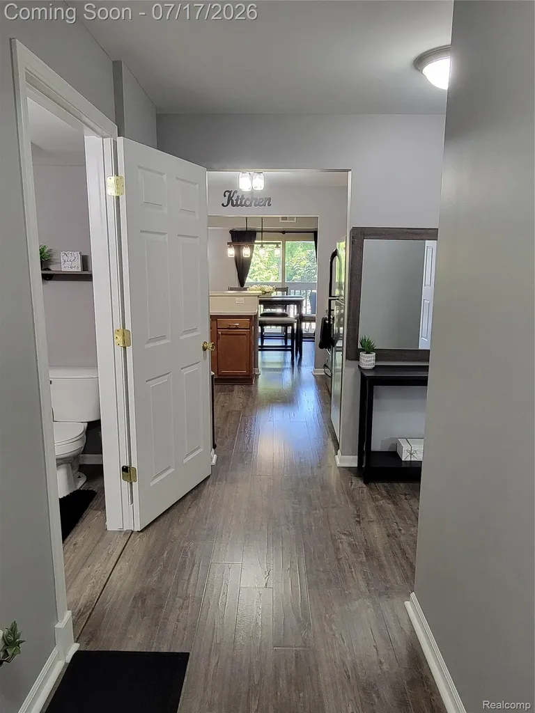 1655 Riverside Drive Oakland Charter Township MI 48309