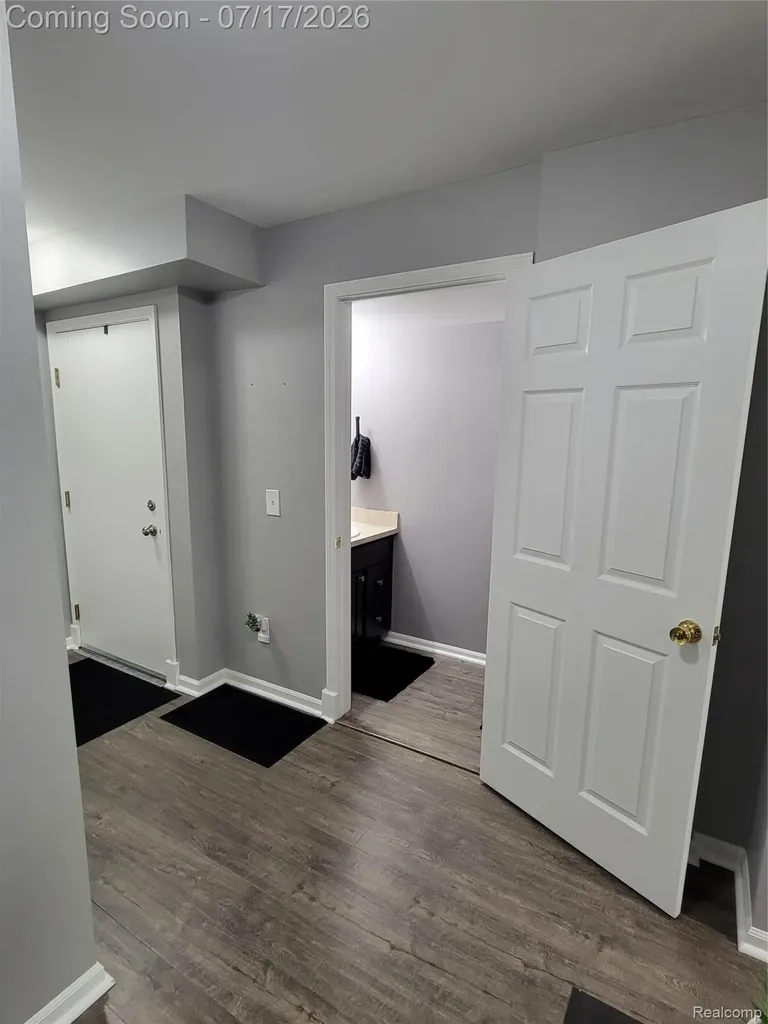 1655 Riverside Drive Oakland Charter Township MI 48309