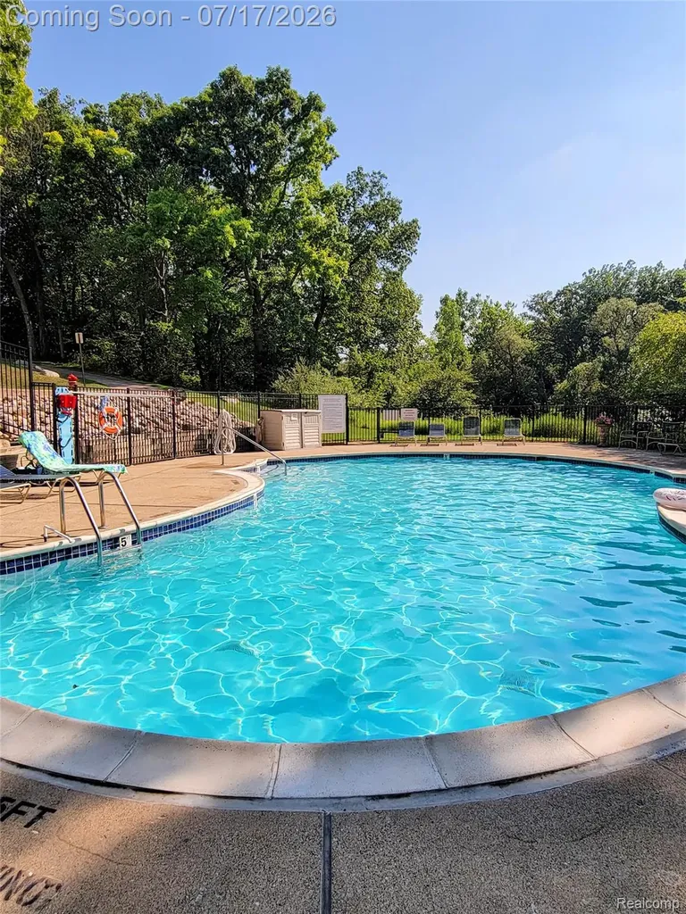 1655 Riverside Drive Oakland Charter Township MI 48309